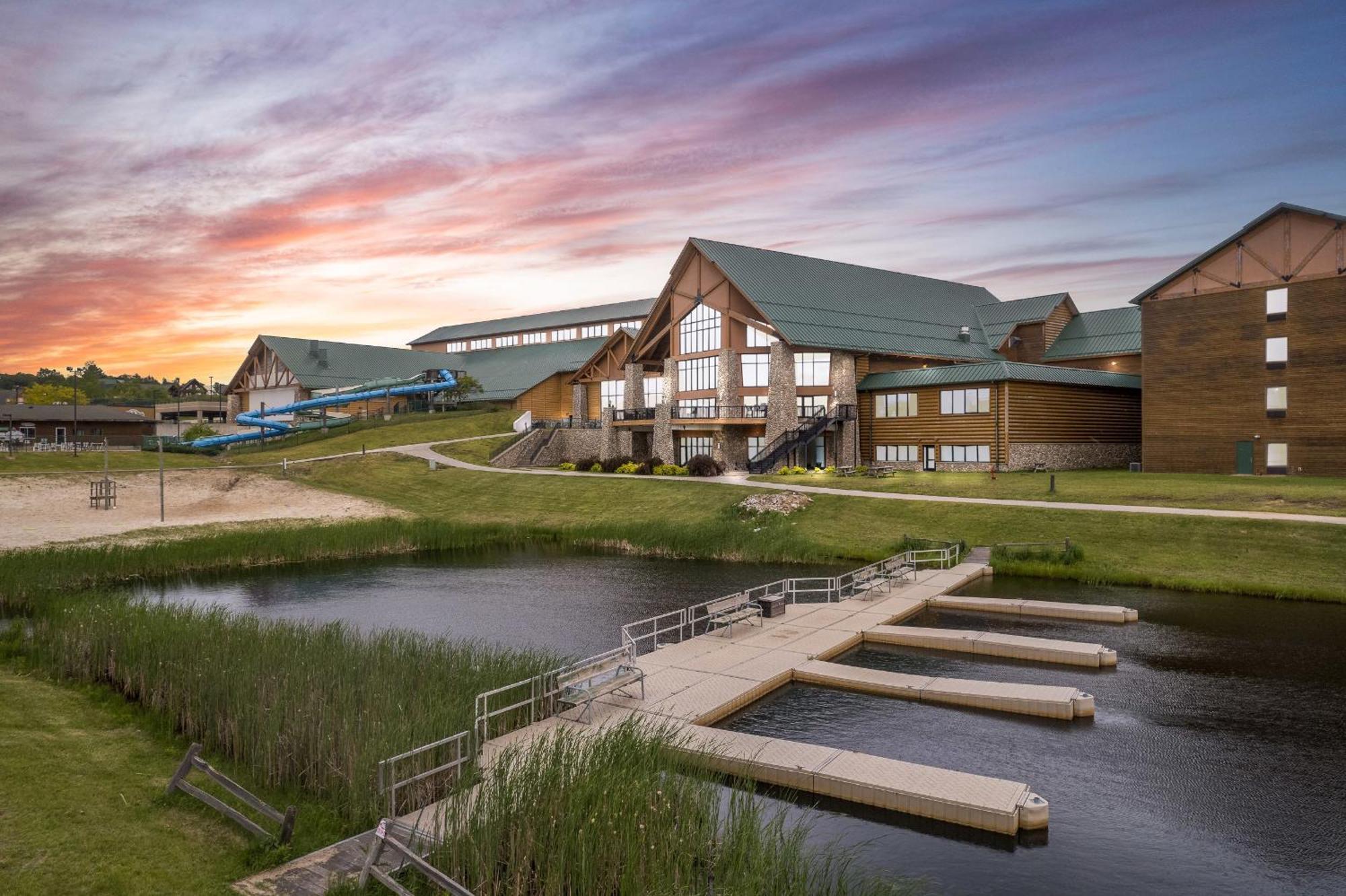 Three Bears Resort Waterpark Near Tomah Ascend Collection Warrens ภายนอก รูปภาพ